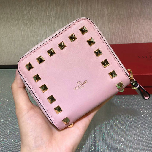 2017 Fall/Winter Valentino Rockstud Compact Wallet in pink calfskin leather