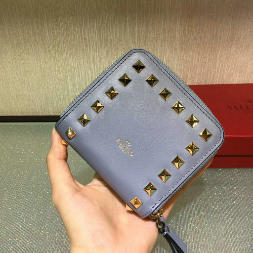 2017 Fall/Winter Valentino Rockstud Compact Wallet in calfskin leather