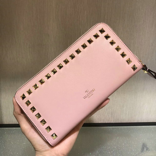 2017 F/W Valentino Rockstud Zip Continental Wallet in pink lambskin leather