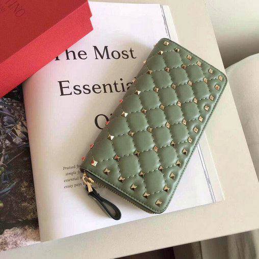 2017 F/W Valentino Rockstud Spike Zip Continental Wallet in green lambskin leather