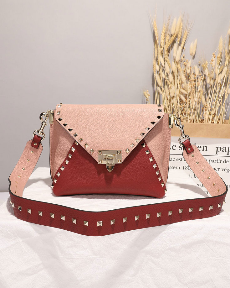 2019 Valentino Rockstud Shoulder Bag in Bicolor Grained Leather - Click Image to Close