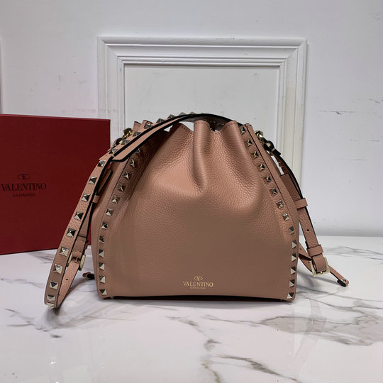 2020 Valentino Small Rockstud Bucket Bag in Nude Grainy Calfskin Leather