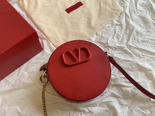 2020 Valentino Round VSling Shoulder Bag in red grained calfskin leather