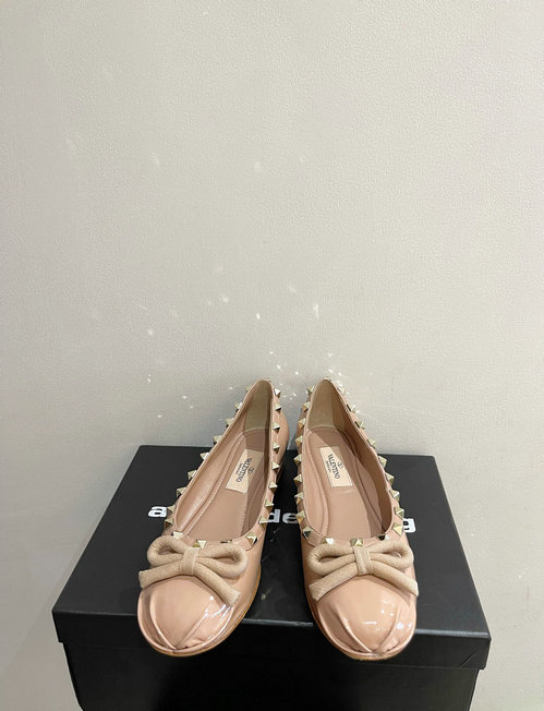 2023 Valentino Rockstud Patent Leather Ballerina in Rose Cannelle