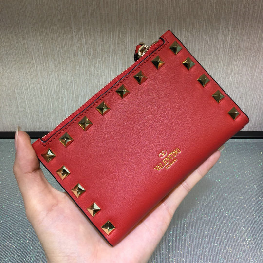 2017 Valentino Rockstud Coin Purse & Card Case in red calfskin leather