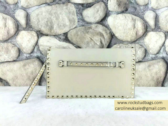 2015 Valentino Rockstud Small/Medium Clutch in White Calfskin - Click Image to Close