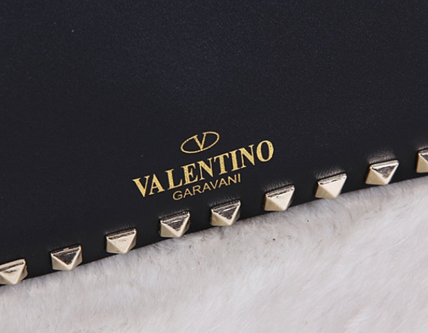 Classic Valentino Garavani Rockstud Small Tote in Black Leather