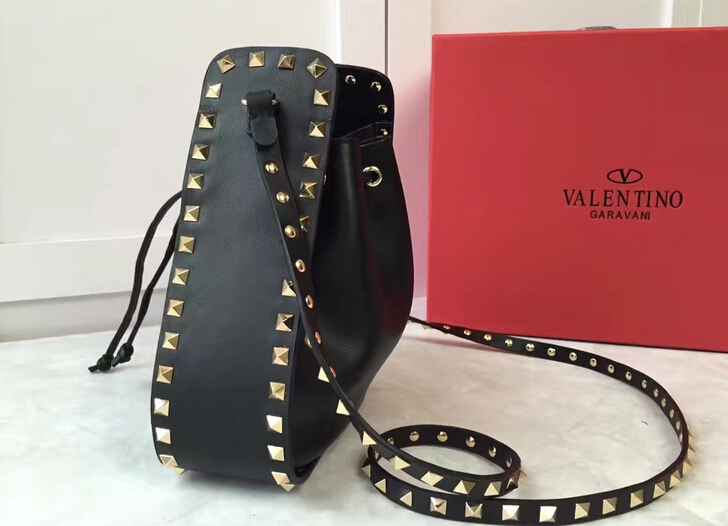 Spring 2017 Valentino Rockstud Drawstring Bucket Bag Black - Click Image to Close