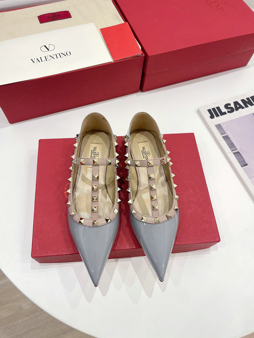 2021 Valentino Rockstud T-strap Ballet Flat in patent leather