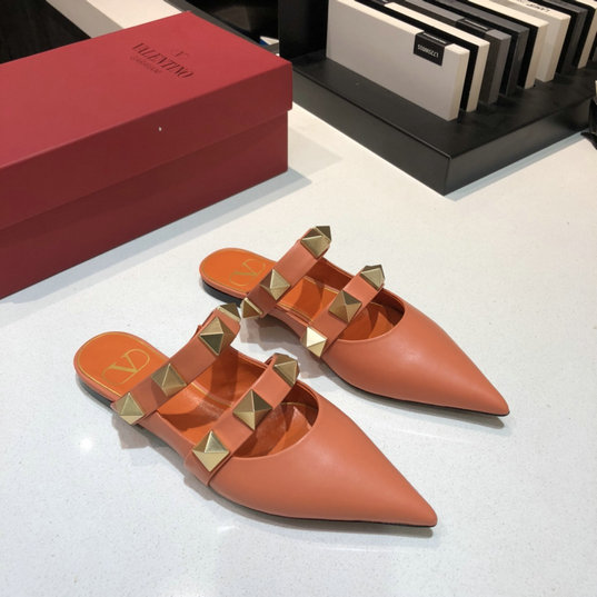 2021 Valentino Roman Stud Flat Mule in orange calfskin leather