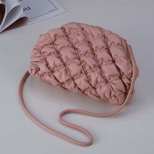 2021 Valentino SpikeMe Clutch in Light Pink Nappa Leather - Click Image to Close