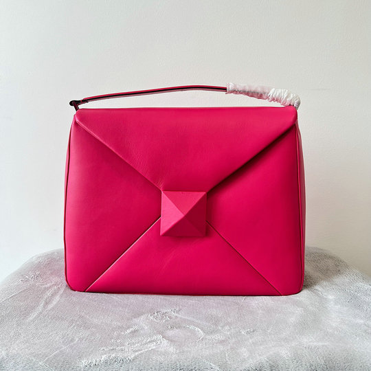 2022 Valentino One Stud Maxi Hobo Bag in pink pp nappa leather