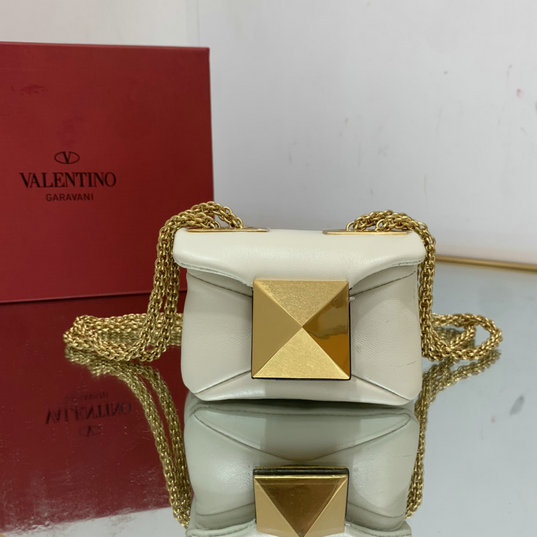 2022 Valentino One Stud Micro Bag in Ivory Nappa - Click Image to Close