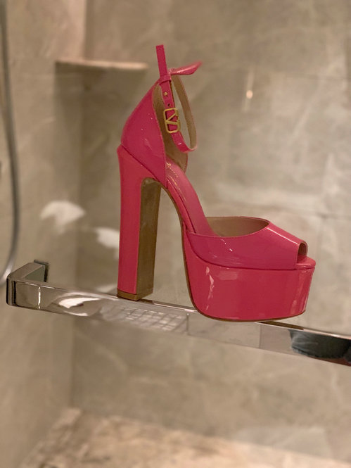 2022 Valentino Open Toe Platform Pump in Pink Patent Leather