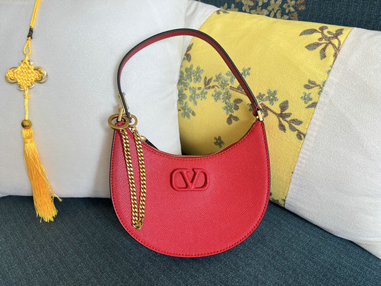 2022 Valentino VLogo Signature Hobo Bag in Red Grainy Leather