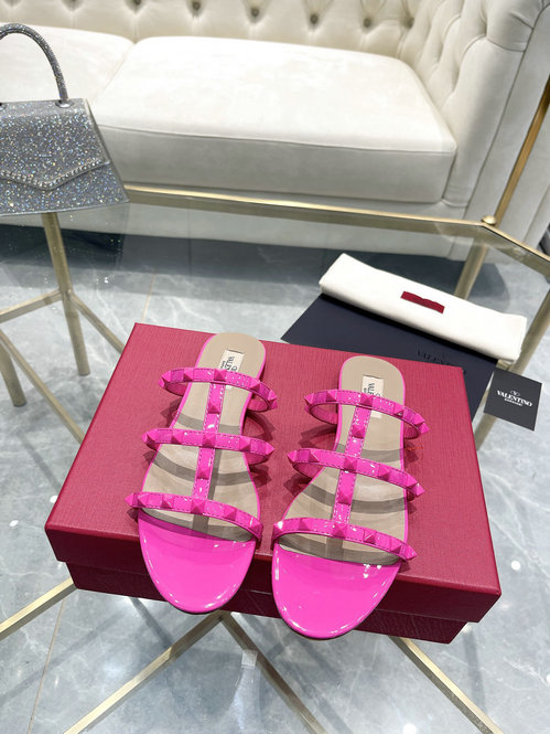 2023 Valentino Rockstud Flat Sandal in Pink PP