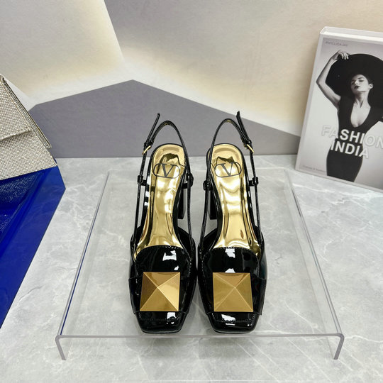 2023 Valentino One Stud Slingback Pump 90MM in Black Patent Leather