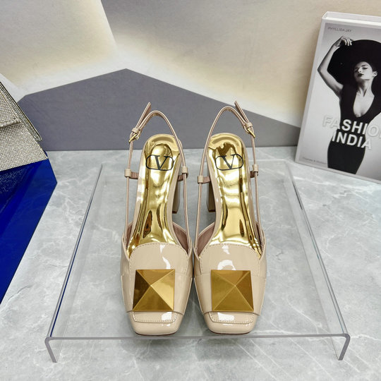 2023 Valentino One Stud Slingback Pump 90MM in Nude Patent Leather
