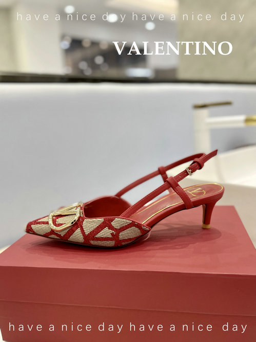 2023 Valentino Signature Slingback Pump 4cm in Beige/Red Toile Iconographe