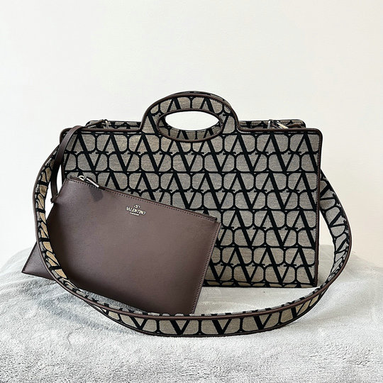 2023 Valentino La Troisieme Toile Iconographe Shopping Bag Beige/Black