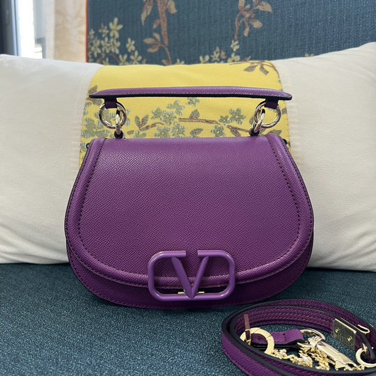 2023 Valentino Vsling Shoulder Bag in Purple Grainy Calfskin - Click Image to Close