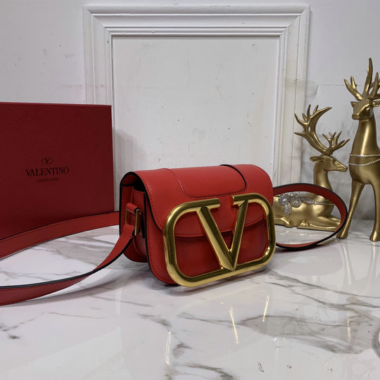2020 Valentino Supervee Small Shoulder Bag Red with maxi metal logo ...