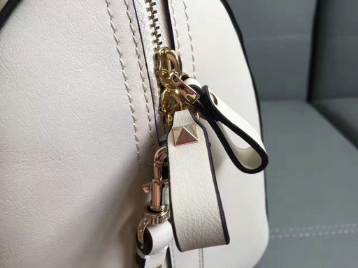 2017 F/W Valentino Garavani Rockstud Duffel Bag in white leather [0642E ...
